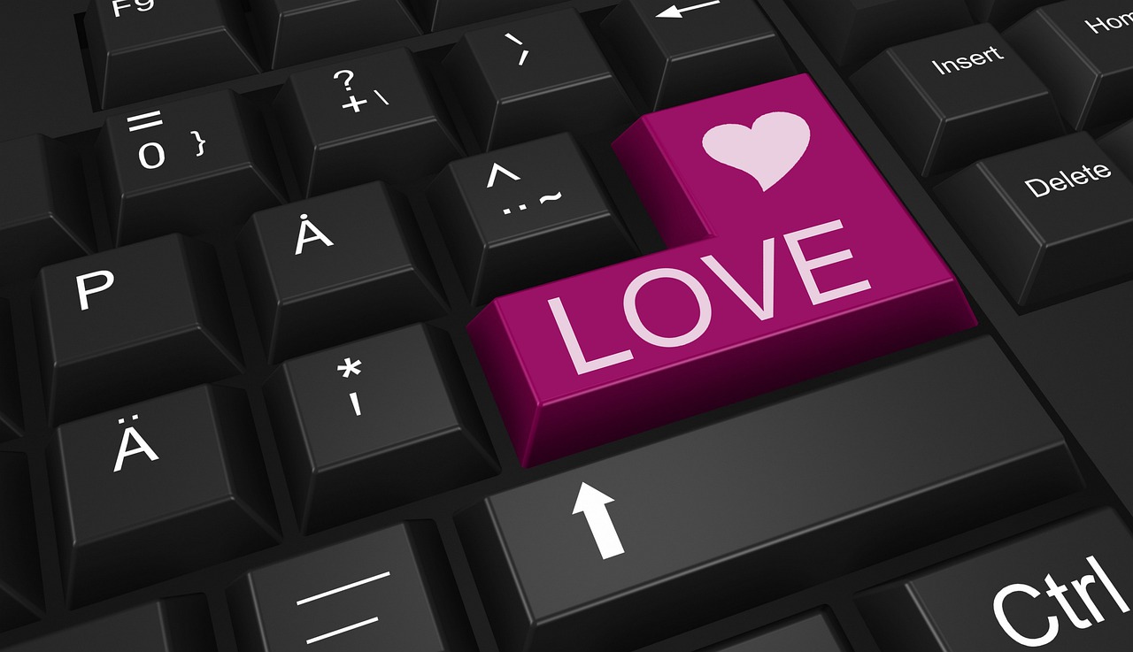 Dating online: com'è cambiata la ricerca dell'amore negli anni