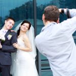 Quali strumenti usa un fotografo per matrimoni